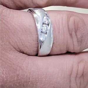 Men’s wedding band
